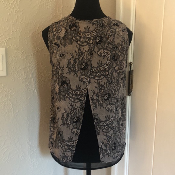 Ladies Suzy Shier Blouse - Size Small - Picture 4 of 7